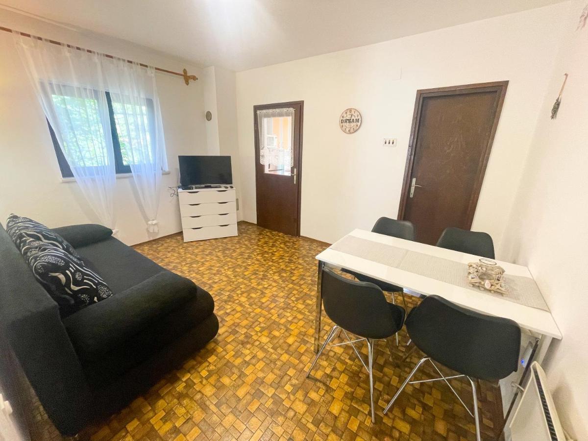 יאדראנובו Apartmani Irena מראה חיצוני תמונה